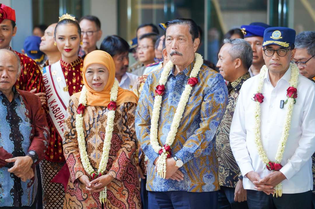 Gubernur Jawa Timur Periode 2019-2024 Khofifah Indar Parawansa turut hadir dalam peresmian Bandara Dhoho Kediri sekaligus Ground Breaking Akses Jalan Tol di Kediri, Jumat 18 Oktober 2024. (Foto: Istimewa)