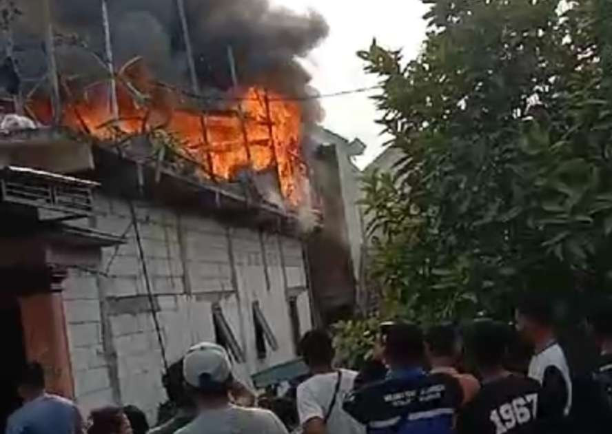 Kebakaran yang terjadi di Desa Soko, Kecamatan Glagah, Lamongan. (Foto: Istimewa)