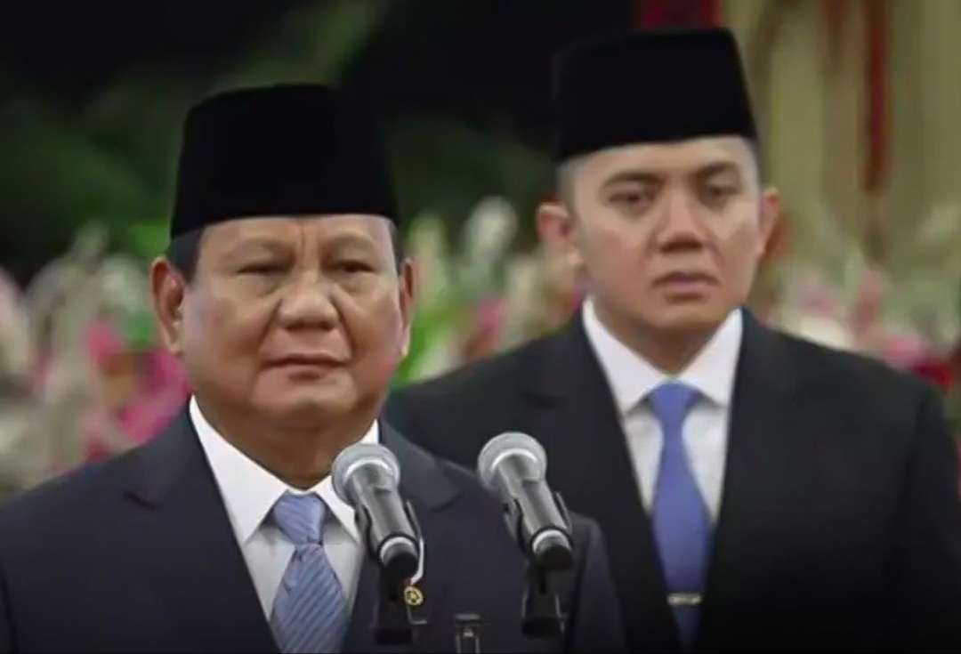 Mayor Teddy mendampingi Presiden Prabowo Subianto saat pelantikan para menteri di Istana Negara, Jakarta, Senin 21 Oktober 2024. (Foto: Istimewa)