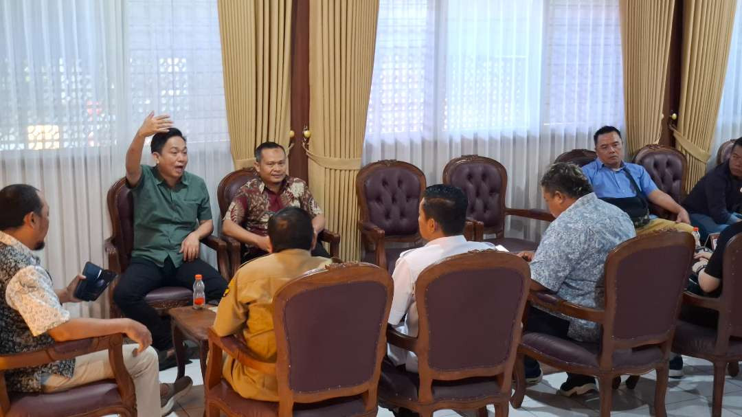 Rapat pimpinan DPRD Kota kediri deadlock, paripurna digelar Selasa 22 Oktober 2024. Rapat Paripurna akan membahas penetapan Tatib dan pembentukan AKD. (Foto: Fendhy Lesmana/Ngopibareng.id)