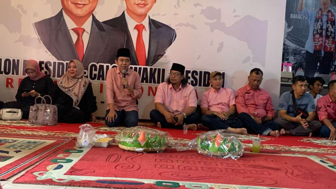 Kegiatan tasyakuran atas pelantikan Prabowo - Gibran di Posko Pemenangan Kabupaten Jember (Foto: Rusdi/Ngopibareng.id)