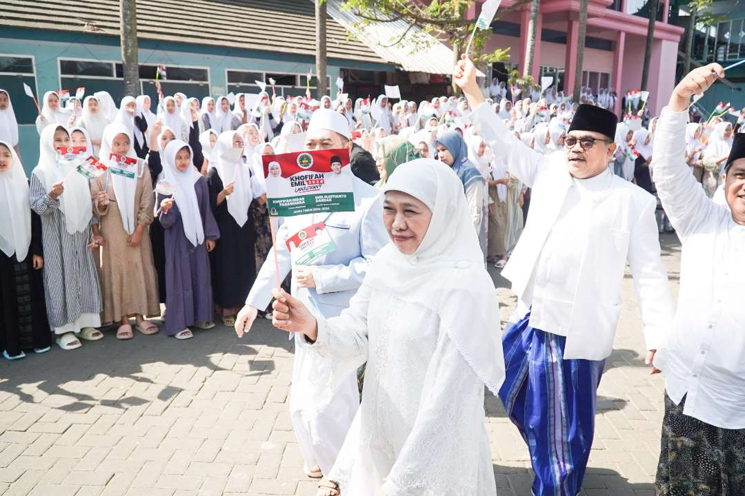 Khofifah punya pesan khusus untuk para santri di peringatan Hari Santri Nasional, Selasa 22 Oktober 2024. (Foto: Istimewa)