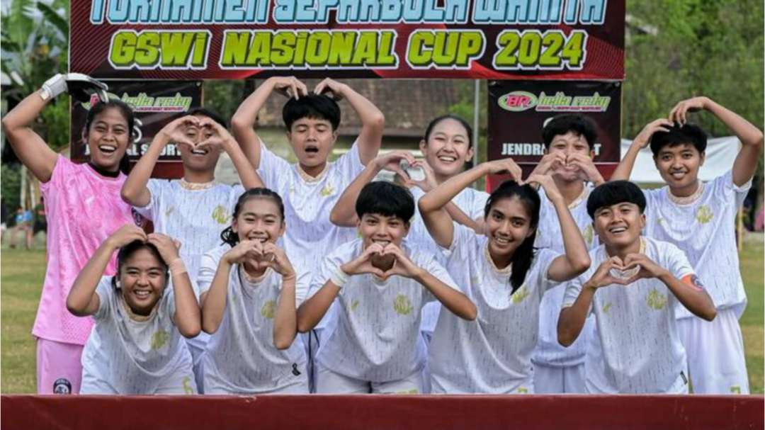 Para pemain Arema FC Women dengan jersey putihnya (Foto: Arema FC Women)