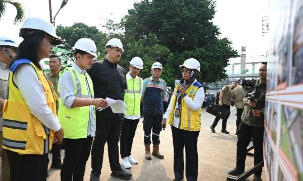 Wapres Gibran mengecek langsung progres pembangunan Cibubur Youth Elite Sport Center (CYESC) di Jakarta Timur, Selasa, 22 Oktober 2024 sore. (Foto: Setwapres)