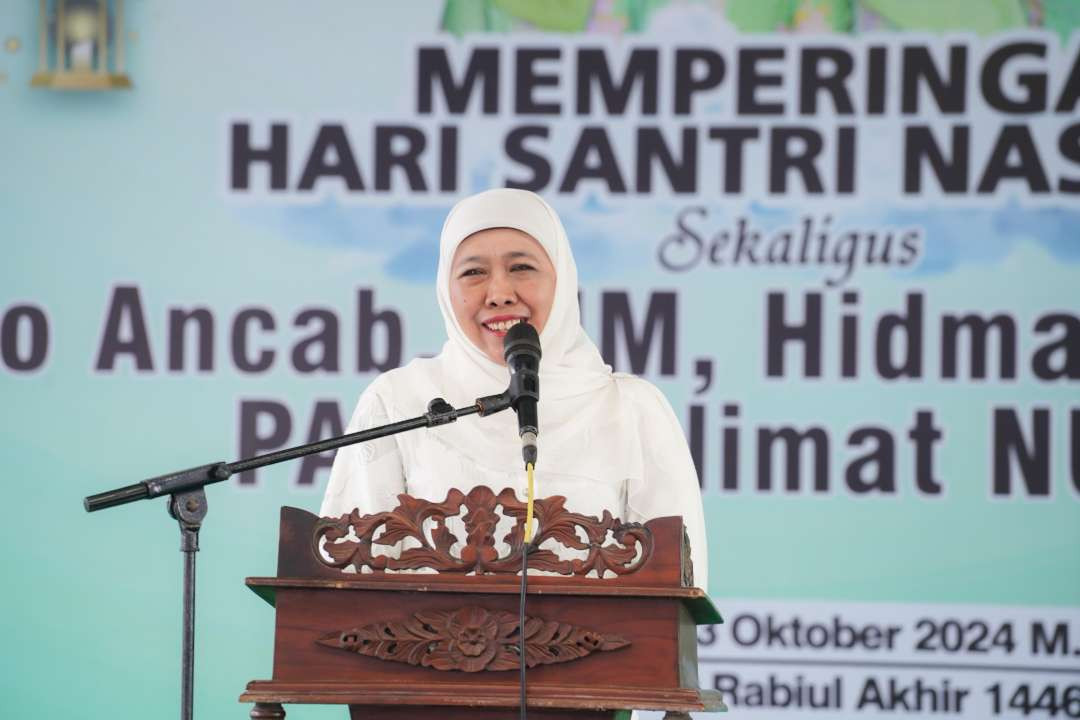 Calon Gubernur Jawa Timur Khofifah Indar Parawansa hadir dalam peringatan Hari Santri Nasional yang digelar PC Muslimat NU Kabupaten Sidoarjo. (Foto: Dok Khofifah IP)