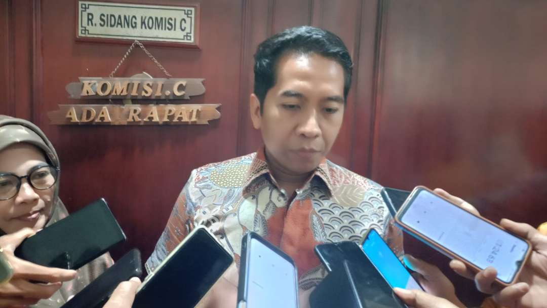 Ketua Komisi C DPRD Kota Surabaya, Eri Irawan. (Foto: Julianus Palermo/Ngopibareng.id)