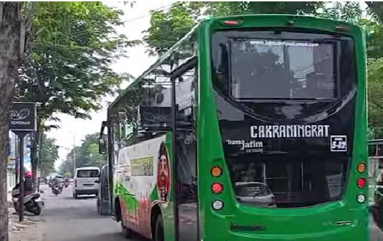 Bus Transjatim Koridor V rute Bangkalan-Surabaya. (Foto: tangkapan layar youtube)