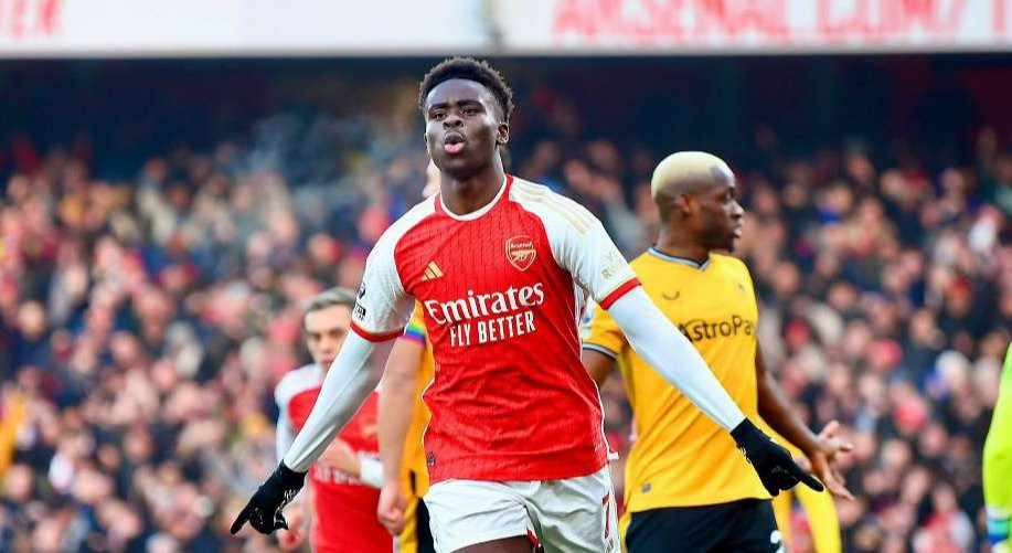 Bukayo Saka diragukan bisa tampil saat Arsenal duel melawan Liverpool akhir pekan nanti. (Foto: X/@BukayoSaka87)