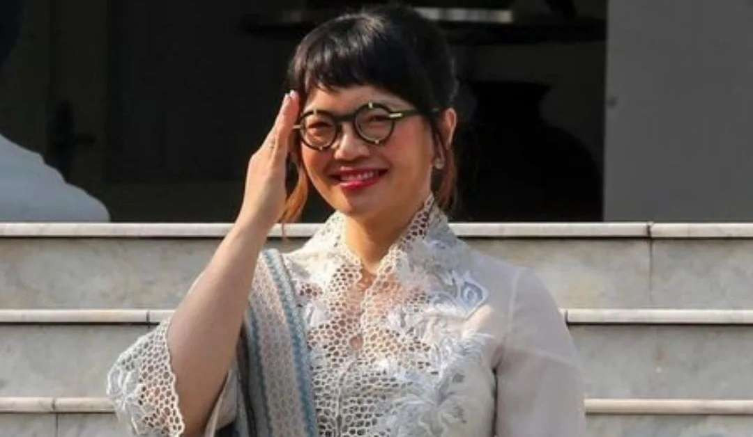 Stella Christie, Wakil Menteri Pendidikan Tinggi, Sains, dan Teknologi dengan kacamata gaya retro. (Foto: Instagram)