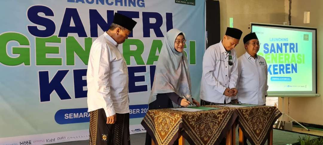 Dalam rangka memperingati Hari Santri Nasional 2024, ParagonCorp secara resmi meluncurkan program Santri Generasi Keren. (Foto: rmi for ngopibareng.id) 
