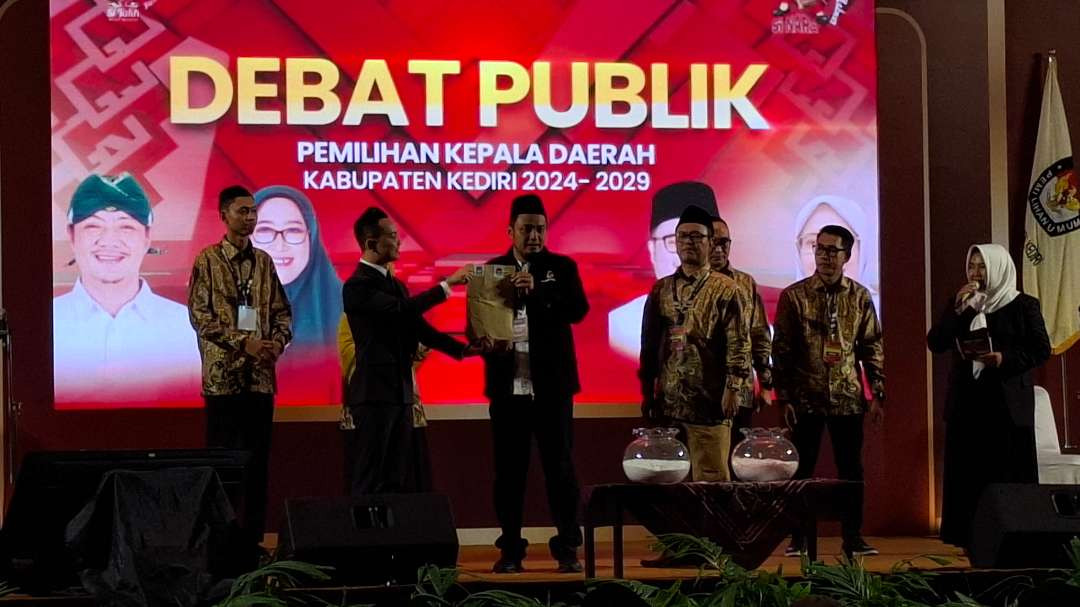 Sukses Gelar Debat Publik ke 1, KPU Kabupaten Kediri Siapkan Formatur Debat Publik ke 2 (Foto: Fendhy Lesmana/Ngopibareng.id)