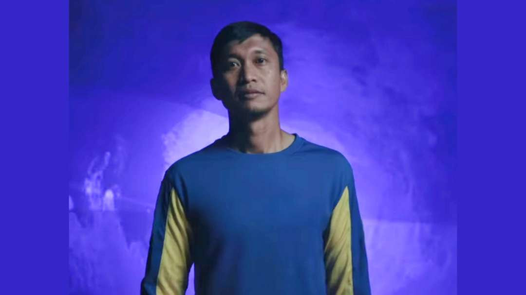 Penampakan Arif Suyono dalam video perkenalan jersey ketiga Arema FC (Foto: Arema FC)