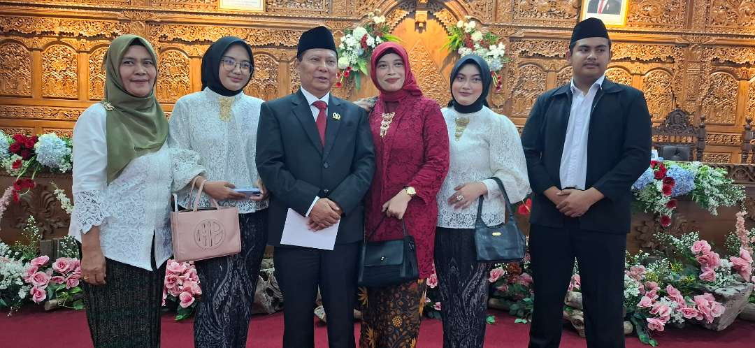 Ketua DPC PDI Perjuangan Kabupaten Kediri Murdi Hantoro baru saja dilantik sebagai ketua DPRD Kabupaten Kediri (Foto: Fendi Lesmana/Ngopibareng.id)