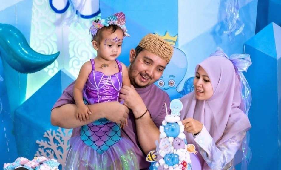 Gus Achmad Katabihi dan Ning Sheila Hasina dari Pesantren Lirboyo Kediri, keluarga maslahah. (Foto: dok/ngopibareng.id)