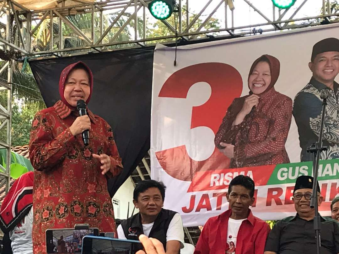 Calon gubernur Jawa Timur nomor urut 3 Tri Rismaharini berjanji apabila terpilih menjadi Gubernur Jawa Timur, akan menggratiskan sejumlah layanan. (Foto: Choirul Anam/Ngopibareng.id)