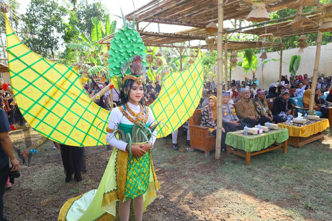 Salah satu kreatifitas warga dalam Hikayat Bambu Papring (foto: Humas Pemkab Banyuwangi)