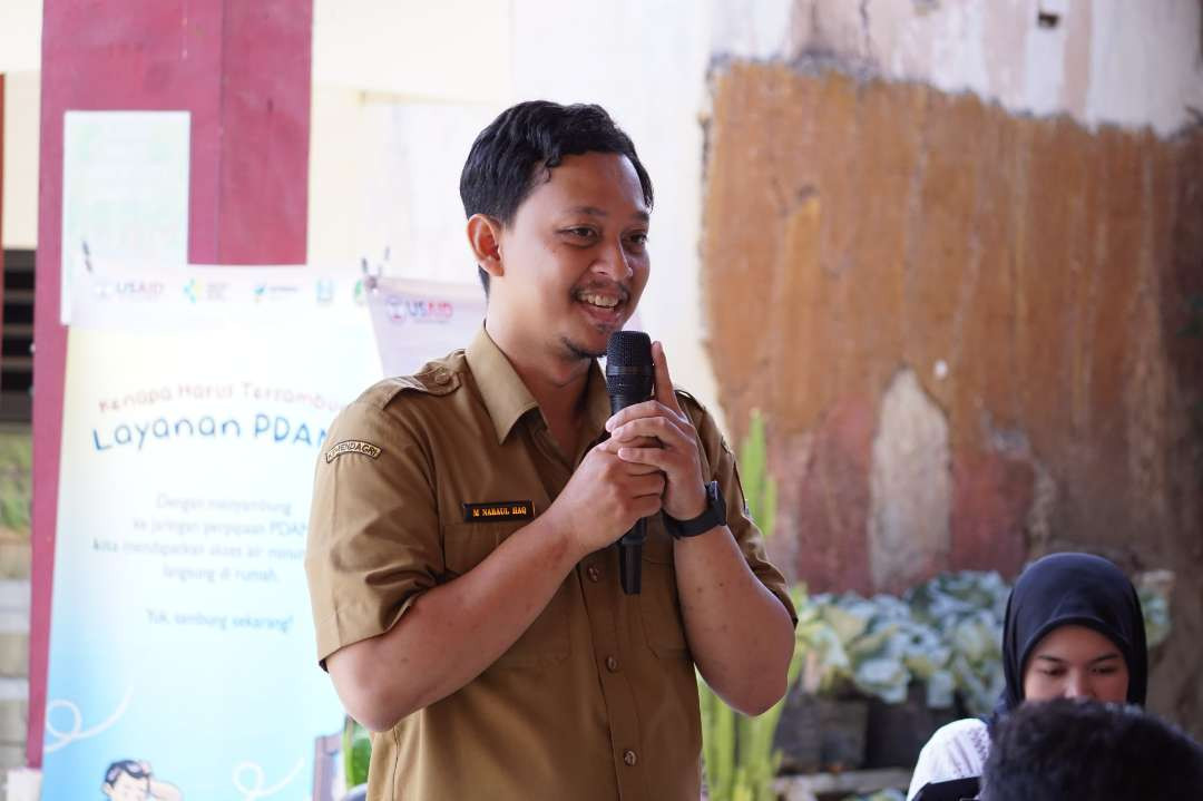 Diskominfotik-USAID IUWASH Tangguh Sosialisasikan E-Sambat dan SP4N Lapor! Wadah Mengadu Soal Air Minum, Sanitasi dan Sumber Daya Air. (Foto: Humas Pemkot Pasuruan)