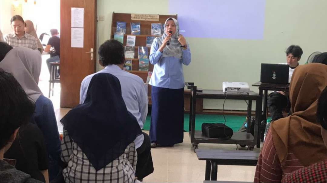 Suasana diskusi di Perpustakaan UWG Malang (Foto: UWG Malang)