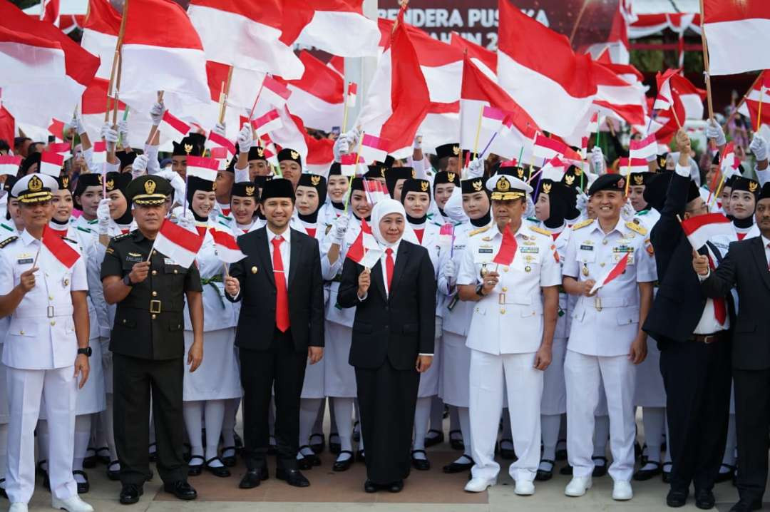 Calon Gubernur Jawa Timur, Khofifah Indar Parawansa menyerukan kepada seluruh pemuda agar berperan aktif menjaga dan melanjutkan demokrasi. (Foto: Dok Khofifah IP)