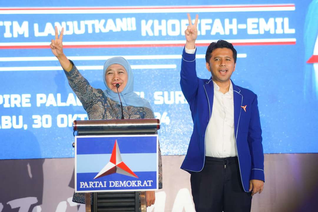 Calon Gubernur dan Wakil Gubernur Jawa Timur, Khofifah Indar Parawansa dan Emil Dardak menghadiri Rakerda Partai Demokrat. (Foto: Istimewa)