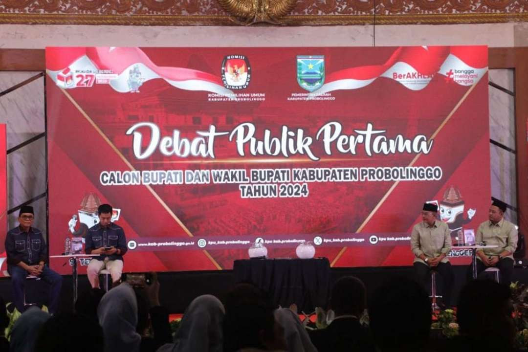 Debat Paslon Bupati-Wakil Bupati Probolinggo pertama di Gedung Islamic Center, Kraksaan, beberapa waktu lalu. (Foto: Ikhsan Mahmudi/Ngopibareng.id)