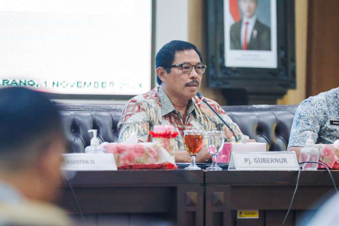 Pj Gubernur Jateng, Nana Sudjana, di gedung B kantor Setda Jateng. (Foto: Dok.Pemprov Jateng)