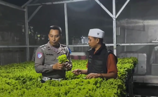 Penerimaan anggota Polri lewat program Bintara Kompetensi Khusus (Bakomsus) di Polda Jatim. (Foto:  Tangkapan layar/dok Polri))