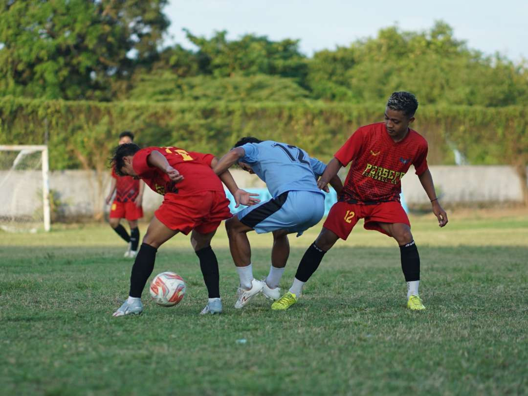 Persewangi saat melakukan laga uji coba (foto : Istimewa)