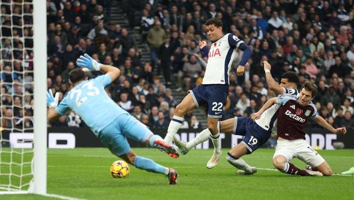 Tottenham Hotspur menghancurkan atas Aston Villa dalam lanjutan Liga Inggris. Tertinggal 0-1 di babak pertama, Spurs kemudian menang besar 4-1. (Foto: AP)