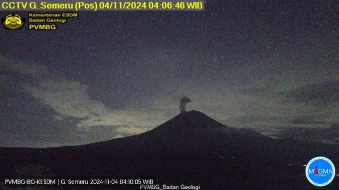 Pos pantau PVMBG melaporkan erupsi Gunung Semeru, Senin 4 November 2024. (Foto: X PVMBG)