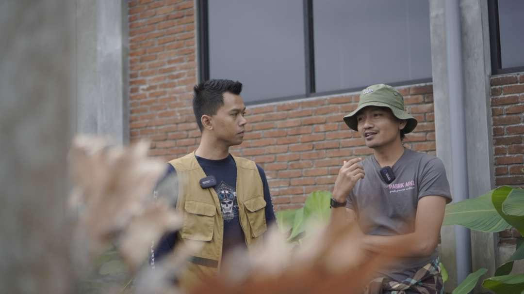 Calon Walikota Batu Firhando Gumelar berbincang dengan Alfredo Dilan G. (Foto: Istimewa)