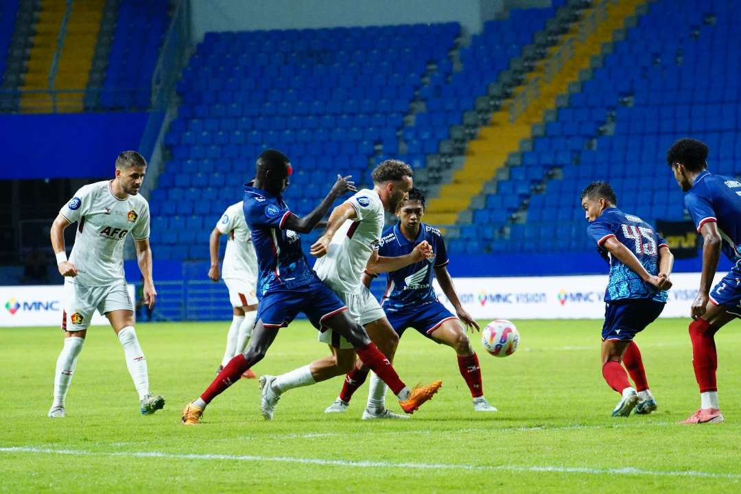 Persik Kediri mencuri poin saat bermain di kandang PSM Makassar dengan skor 1-1 yang digelar di Stadion Batakan, Balikpapan, Kaltim, Senin 4 November 2024. (Foto: Istimewa)