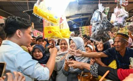 Wapres Gibran meninjau Pasar Tradisional Kahayan. (Foto: Setwapres)