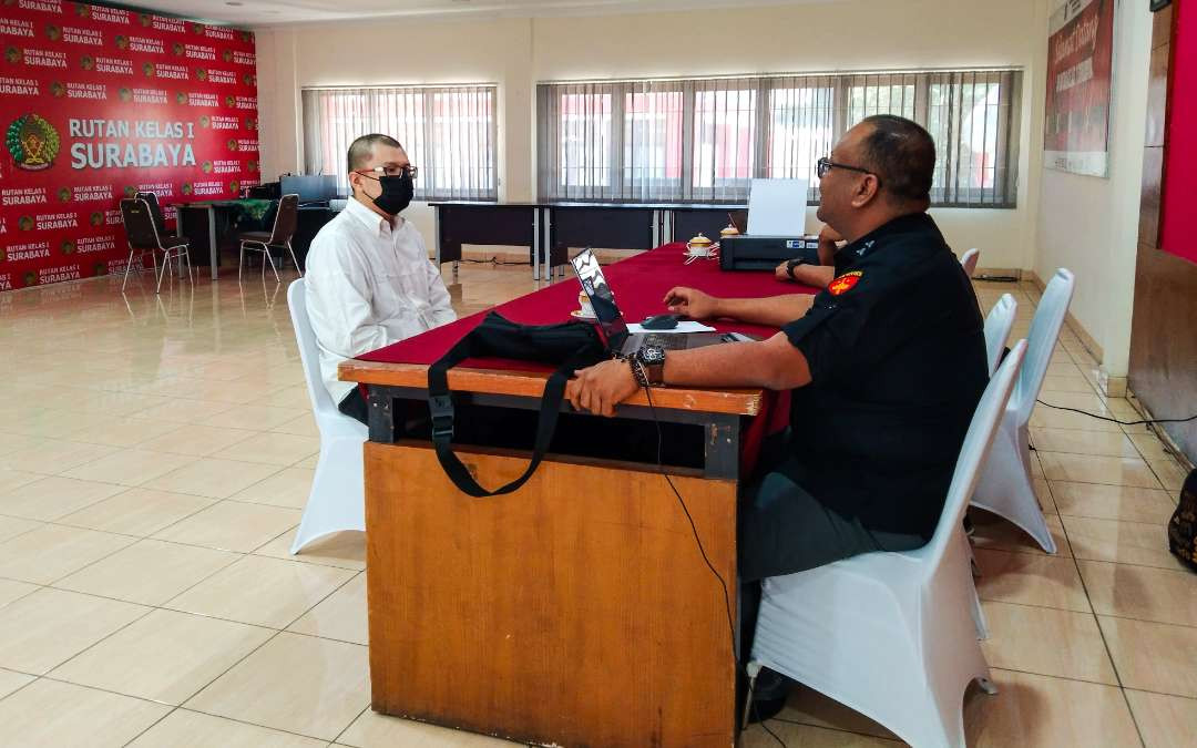 Ronald Tannur saat diperiksa di Rutan Medaeng, Sidoarjo (foto :Aini/Ngopibareng.id)