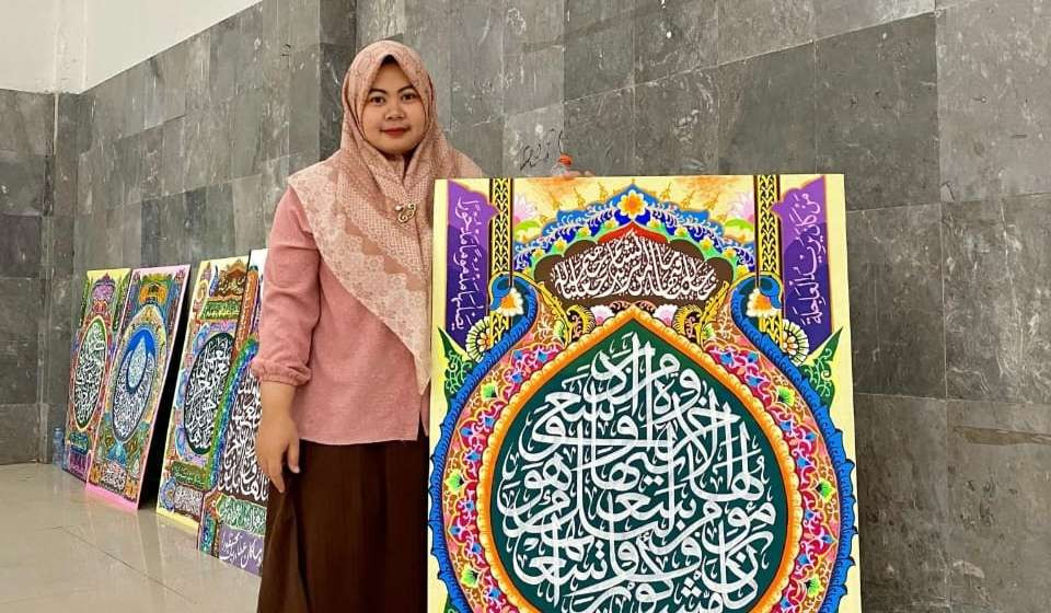 Devi Lutviana, S.Pd., guru Madrasah Aliyah Negeri 2 Ponorogo yang juga merupakan perwakilan kafilah Jawa Timur pada Musabaqah Tilawatil Qur’an (MTQ) KORPRI Nasional VII Tahun 2024 di Kalimantan Tengah. (Foto:Dok Kafilah Jatim)