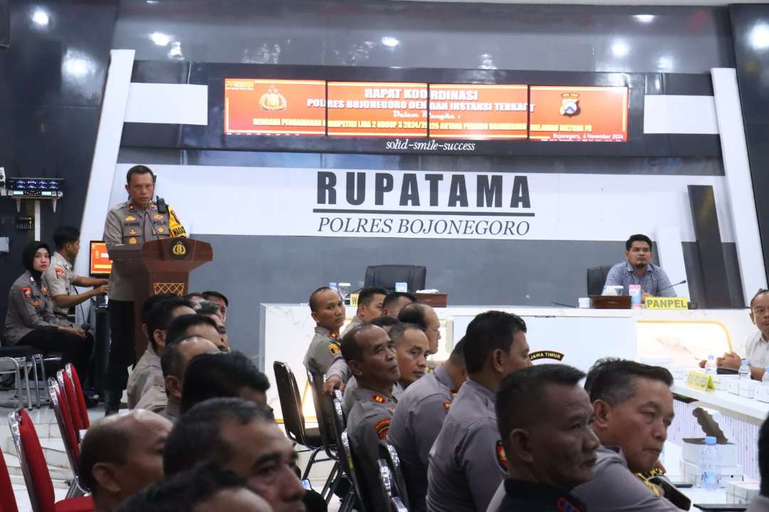 Rapat Koordinasi di Polres Bojonegoro untuk pengamanan pertandingan antara Persibo Bojonegoro vs Deltras Sidoarjo, digelar pada Minggu 10 November 2024. (Foto: dok. Polres)