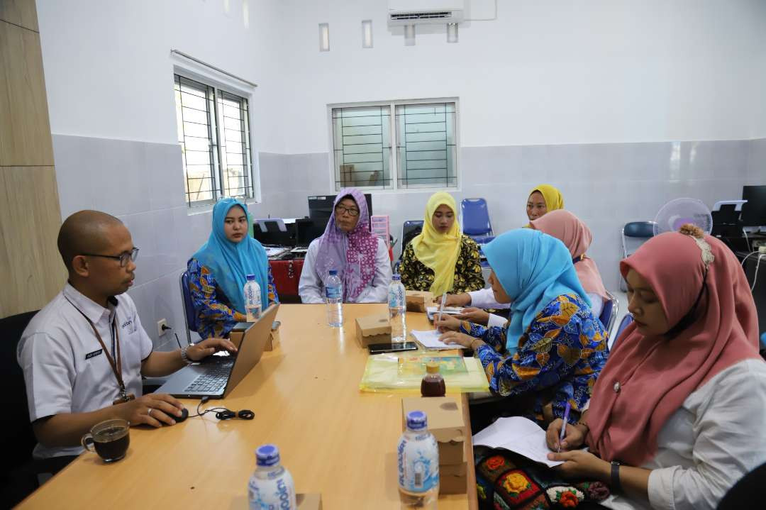 Kegiatan monitoring dan evaluasi TPPS (Foto: Dokumentasi Diskominfo Jember)