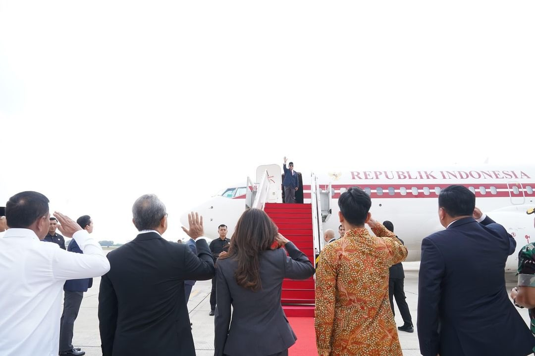 Presiden Prabowo saat akan bertolak ke Republik Rakyat Tiongkok atas undangan Presiden Xi Jinping. (Foto: X)