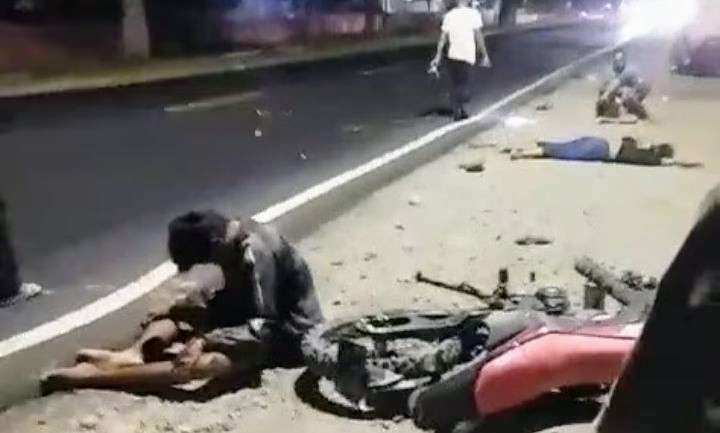 Tiga pemuda Bondowoso mabuk miras boncengan satu sepeda motor kecelakaan ditabrak truk di Jalur Pantura Situbondo, Jumat 8 November 2024 malam. (Foto: Tangkapan Layar)