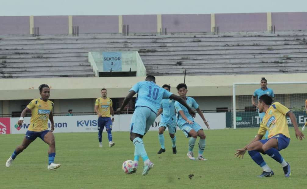 Pertandingan Persela Lamongan melawan Gresik United di Stadion Tuban Sport Center (Foto: Dok. Istimewa)