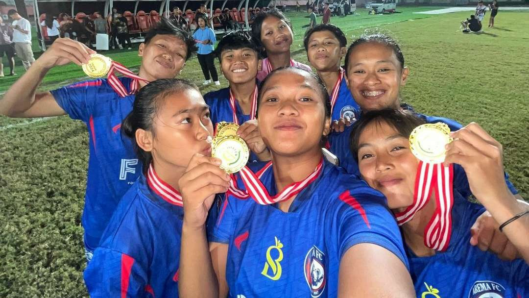 Skuad Arema FC Women saat menjuarai Kajati Kalteng Cup II 2024. (Foto: Arema FC Women)