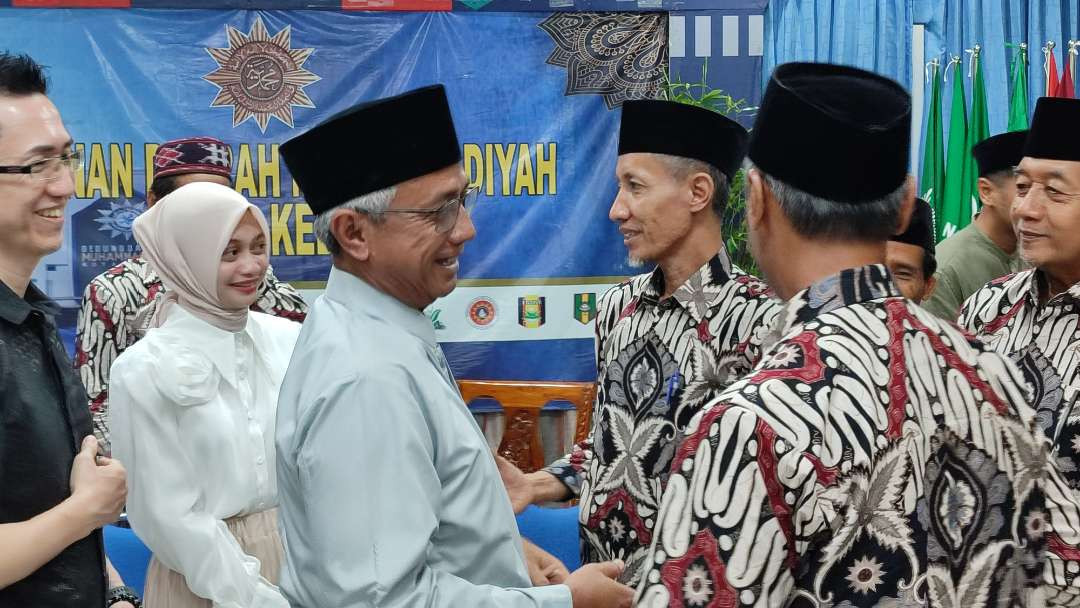 Pasangan calon Walikota dan Wakil Walikota Kediri Vinanda Prameswati dan Gus Qowim silaturahmi ke Pimpinan Daerah Muhammadiyah Kota Kediri. (Foto: Fendi Lesmana/Ngopibareng.id)