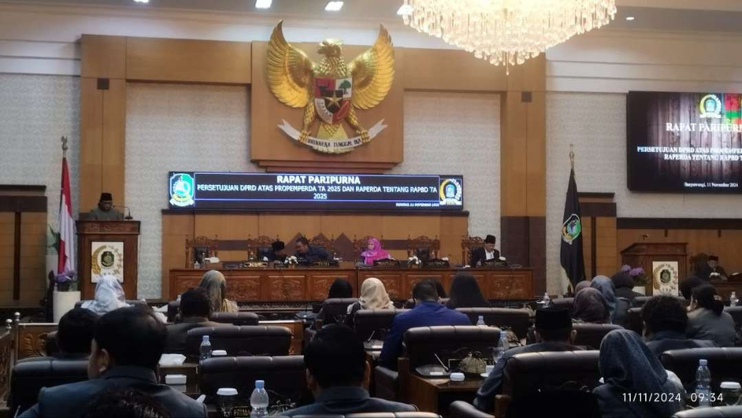 Rapat Paripurna DPRD Banyuwangi (foto: Muh Hujaini/Ngopibareng.id)