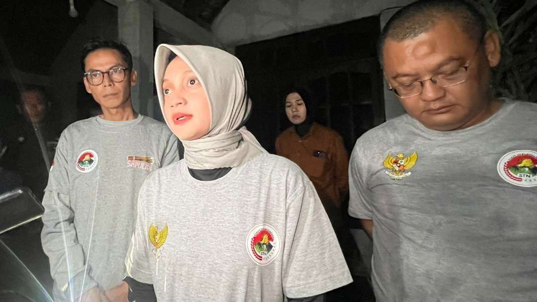 Ketua Harian Relawan Suket Teki Nusantara, Vinanda Prameswati, langsung datang tinjau ke lokasi (Foto: istimewa)