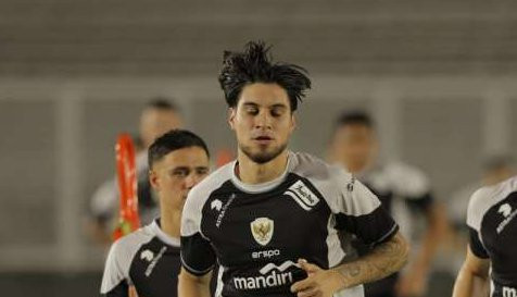 Kevin Diks saat berlatih bersama para pemain Timnas Indonesia jelang lawan Jepang. (Foto: PSSI)