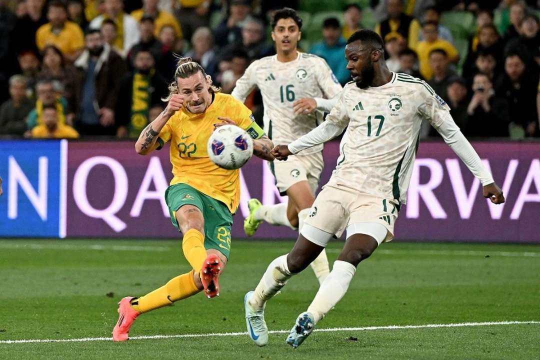 Pertandingan kelima grup C Kualifikasi Piala Dunia 2026 Zona Asia antara Timnas Australia vs Timnas Arab Saudi berakhir imbang. (Foto: AFP)