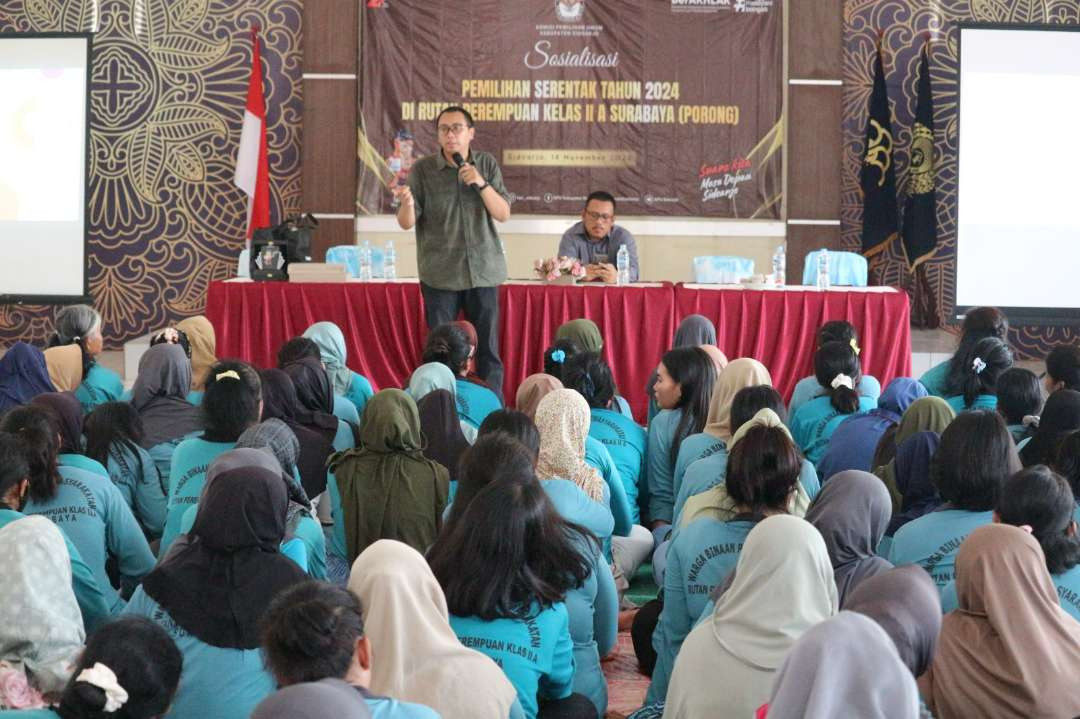 Komisi Pemilihan Umum (KPU) Kabupaten Sidoarjo menggelar kegiatan sosialisasi pemilihan kepala daerah kepada seluruh warga binaan, Kamis 14 November 2024. (Foto: Humas Kemenkumham Jatim)