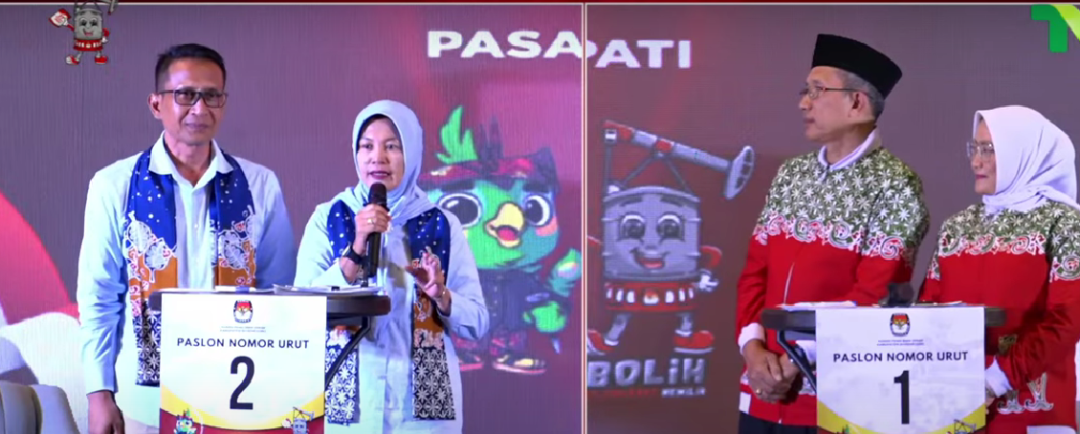 Pasangan calon Setyo Wahono-Nurul Azizah dan Pasangan Calon Teguh Haryono-Farida Hidayati. (Foto: tangkapan layar youtube)