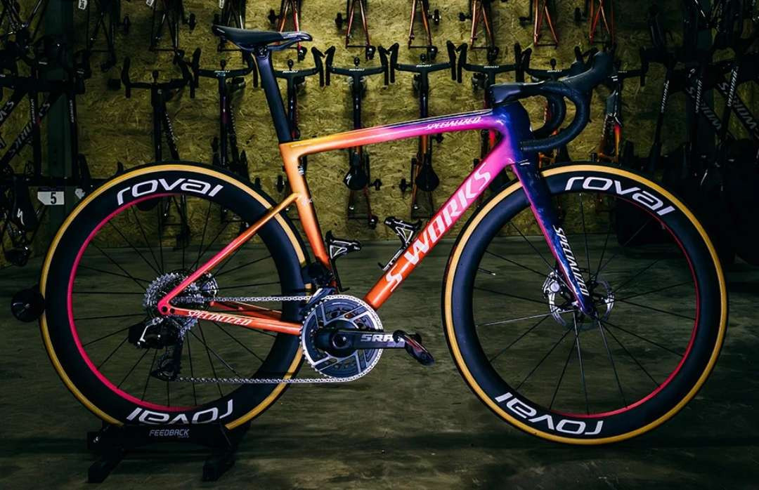 Sepeda Specialized S-Works Tarmac SL8 yang akan dilelang, dan uangnya untuk meningkatkan kesehatan mental dan fisik. (Foto: Istimewa)