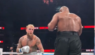 Jake Paul menang angka mutlak atas Mike Tyson